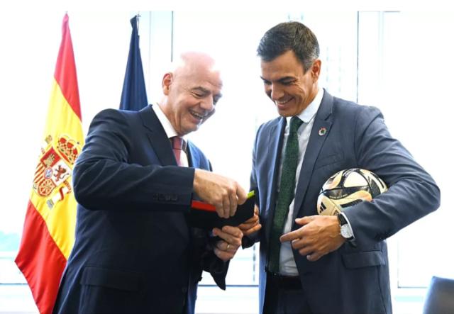 百家乐玩法-2030世界杯主办权宣布搞偷袭，团结大会下争议几何